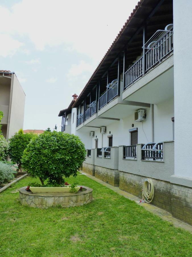 Yannis Apartments 아피토스 외부 사진
