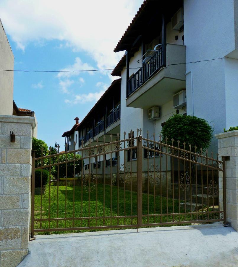 Yannis Apartments 아피토스 외부 사진