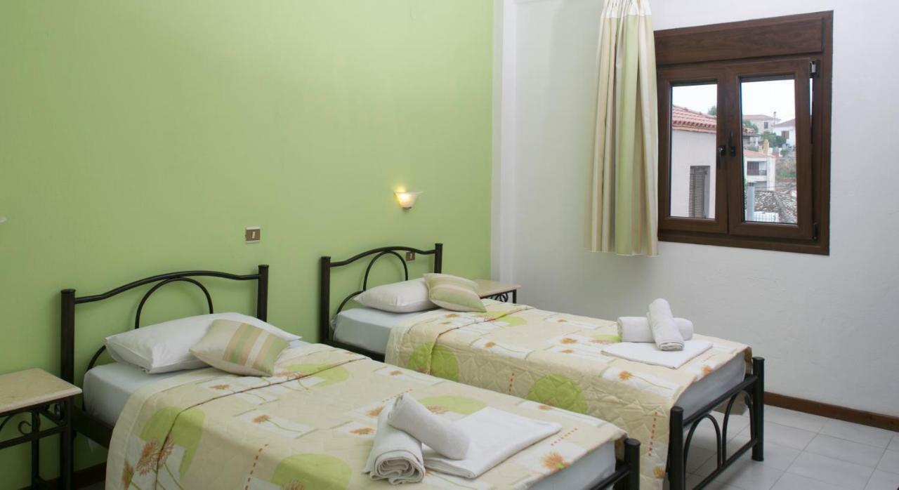 Yannis Apartments 아피토스 외부 사진